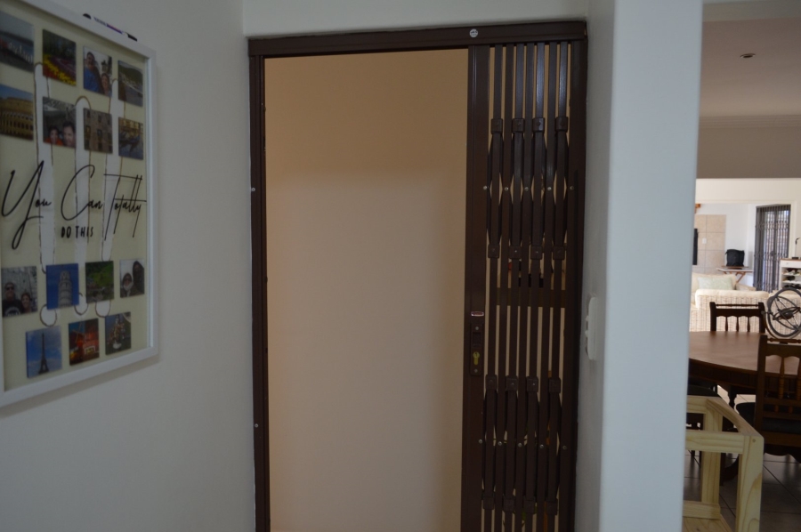 4 Bedroom Property for Sale in Wilkoppies North West